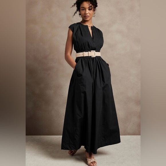 Banana Republic Dresses & Skirts - Banana Republic Black Notch-Neck Maxi Dress